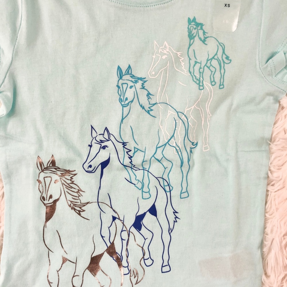 🆕New with tag Gap kids Horses GRAPHIC TEE in aqua - Picture 2 of 5